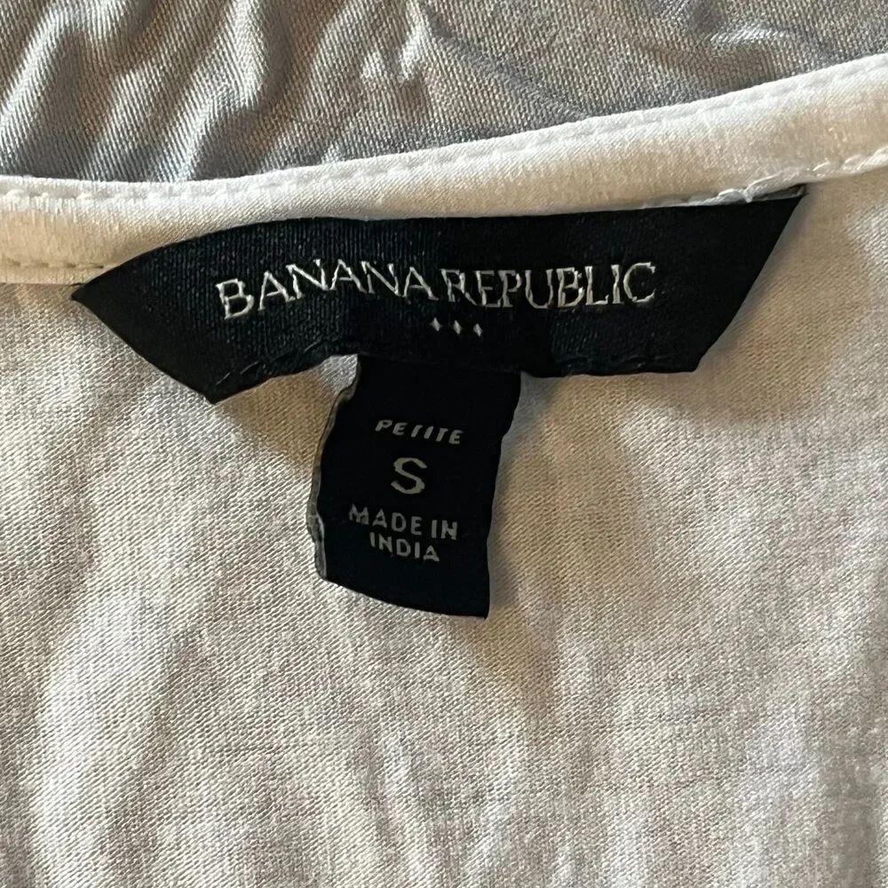 Banana Republic White Lightweight Rayon Stretch Knit Tank Sz S Pleated V-Neck - Picture 3 of 5